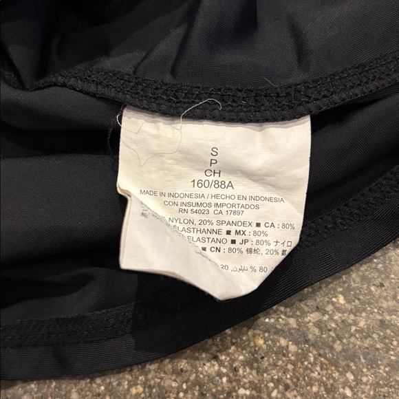 Old Navy Rash Guard - Picture 6 of 8